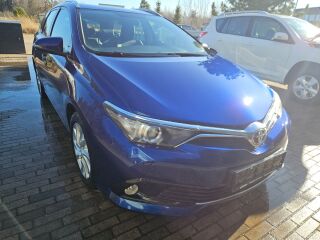 Toyota Auris Touring Sports Active 1.6 82кВ