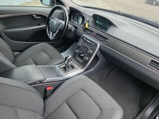 Volvo V70 Momentum Black Solid 2.0 88kW