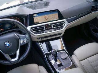 BMW 320 d xDrive Sport Line 2.0 R4 140kW