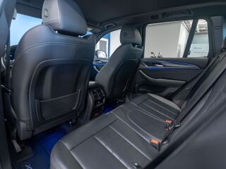 BMW X3 XDRIVE 20D M Sportpakett Diesel 140кВ