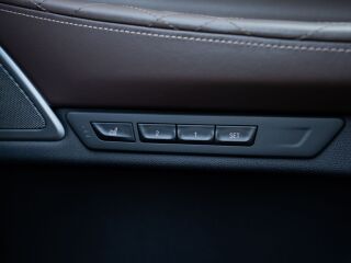 BMW 750 i xDrive M-Sportpakett 4.4 390кВ