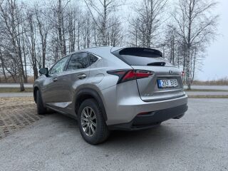 Lexus NX 300h 2.5 114kW