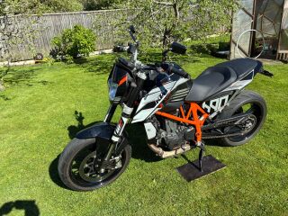 KTM 690 Duke KTM Duke 690 / Akrapovic / stunt-track bi LC4 50kW
