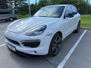 Porsche Cayenne 3.0 180кВ