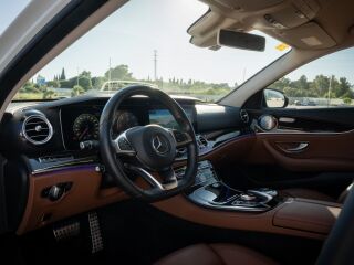 Mercedes-Benz E 220 4MATIC AMG Night Package 2.0 143кВ