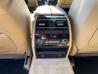 BMW 750 4.4 330kW