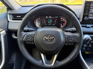 Toyota RAV4 Luxury Plus 2.0 129kW
