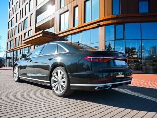 Audi A8 LONG S-Line 3.0 210kW