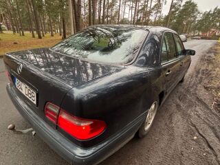 Mercedes-Benz E 200 2.1 85kW