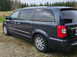 Lancia Voyager Platinum 2.8 R4 130kW