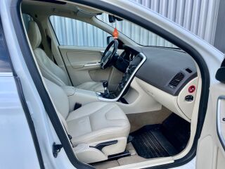 Volvo XC60 Summum AWD my2012 2.4 D3 120kW