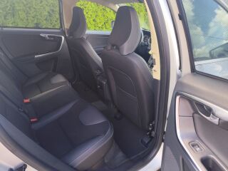 Volvo XC60 MOMENTUM 2.0 R5 D3 120kW