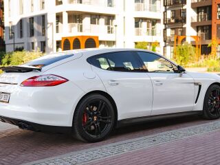 Porsche Panamera GTS 4.8 316кВ
