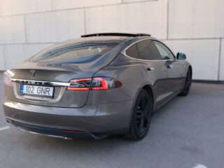 Tesla Model S 85 D 158kW