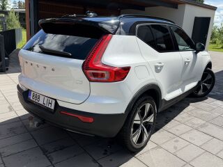 Volvo XC40 R-DESIGN INTELLI SAFE PRO GEARTRONIC RECHARGE 1.5 T5 Twin-Engine PLUG-IN-HYBRID 60 + 132kW