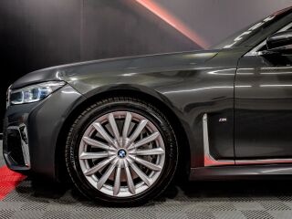 BMW 750 xDrive M-Sportpakett 4.4 390kW