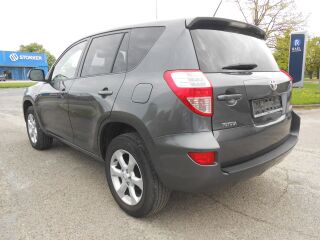 Toyota RAV4 2.2 110kW