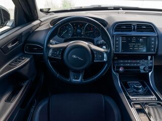 Jaguar XE R-sport 2.0 132кВ