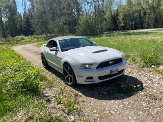 Ford Mustang 3.7 227кВ