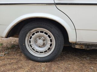 Mercedes-Benz 240 2.4 53kW