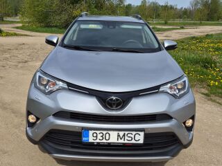 Toyota RAV4 2.0 112kW