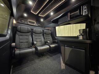 Mercedes-Benz Sprinter 319CDI 9G-TRONIC 4X4 A4 2.0 140kW