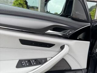 BMW M5 4.4 441kW