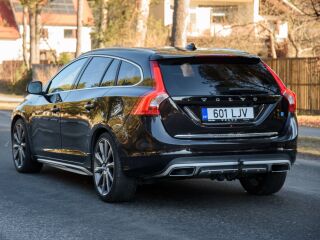 Volvo V60 SUMMUM POLESTAR AWD TWIN ENGINE PLUG IN HYBRID 2.4 D6 POLESTAR 162kW