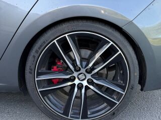 SEAT Leon ST Cupra 300 4Drive 2.0 221kW