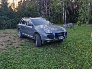 Porsche Cayenne Turbo 4.5 v8 331kW