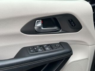 Chrysler Pacifica Touring L 3.6 V6 Pentastar 162kW