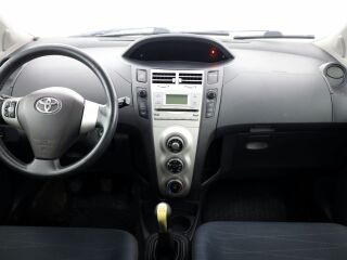 Toyota Yaris Linea Sol A-C 1.3 64кВ