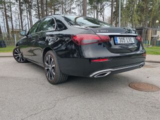 Mercedes-Benz E 300 2.0 155kW