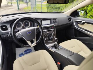 Volvo V60 MOMENTUM 1.6 R4 D2 84kW
