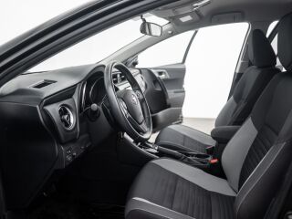 Toyota Auris 1.6 97кВ