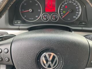 Volkswagen Golf Individual 2.0 103кВ