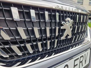 Peugeot 3008 ALLURE 1.2 i 96kW