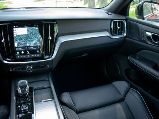 Volvo S60 AWD DARK R-Design Intelli SAFE PRO Wntr PRO 2.0 B5 MHEV KERS Kerghübriid 184kW