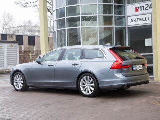 Volvo V90 Momentum 2.0 T4 140kW