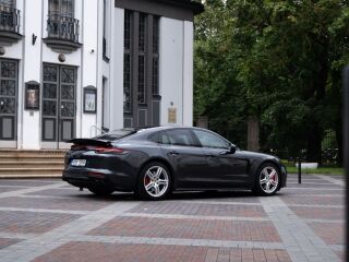Porsche Panamera GTS 4.0 V8 338kW