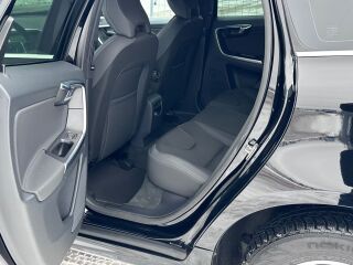 Volvo XC60 Momentum Black Edition 2.0 R5 D3 100kW