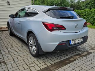 Opel Astra 2.0 121кВ