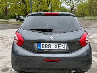 Peugeot 208 Luxury 1.2 60kW