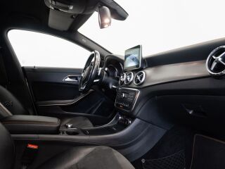 Mercedes-Benz CLA 200 AMG Orange Art 1.6 115kW