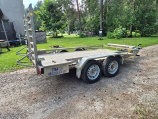 Tiki Treiler TT-2600/300DP