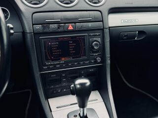 Audi S4 Cabriolet V8 RED 4.2 253kW