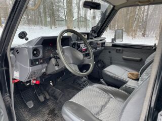 Toyota Land Cruiser 70 2.4 66kW
