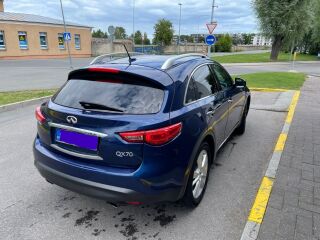 Infiniti QX70 3.7 V6 235kW