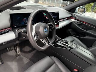 BMW i5 xDrive40 M-Sportpakett Pro 290кВ