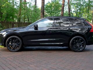 Volvo XC60 MY26 Facelift Ultra Black Fullopt 2.0 B5 AWD MHEV Kerghübriid 184кВ